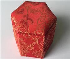 红色安宫锦缎盒